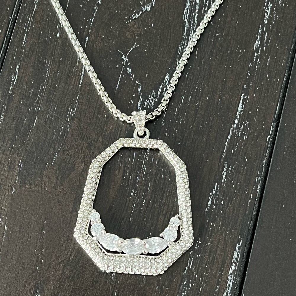 Vince Camuto Necklace